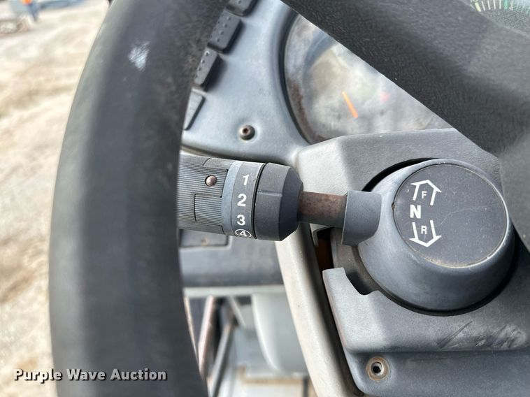 image for item MQ9390 2004 Caterpillar TH560B telehandler