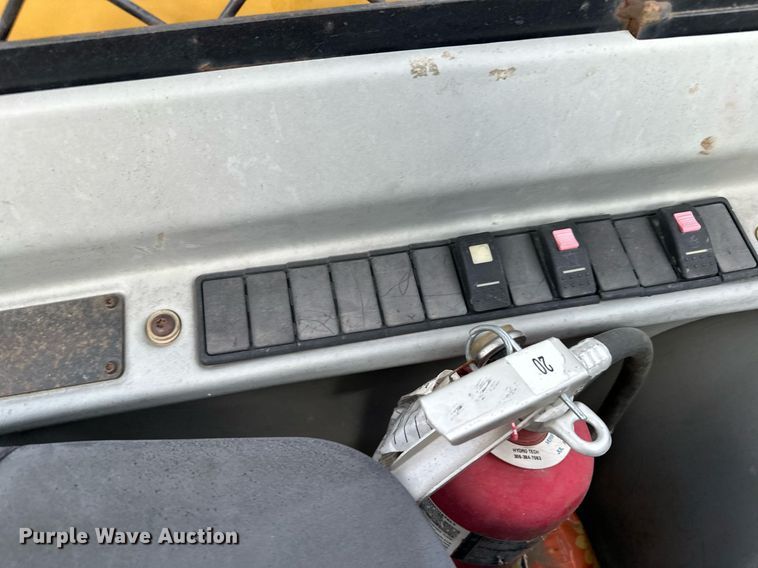 image for item MQ9390 2004 Caterpillar TH560B telehandler