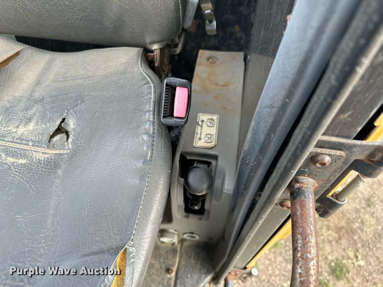 image for item MQ9390 2004 Caterpillar TH560B telehandler