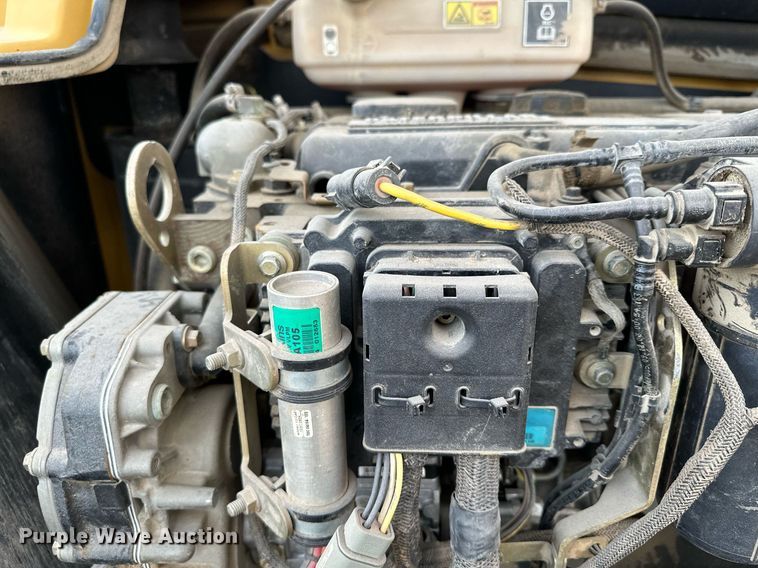 image for item MQ9390 2004 Caterpillar TH560B telehandler