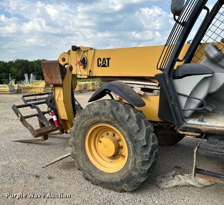 image for item MQ9390 2004 Caterpillar TH560B telehandler