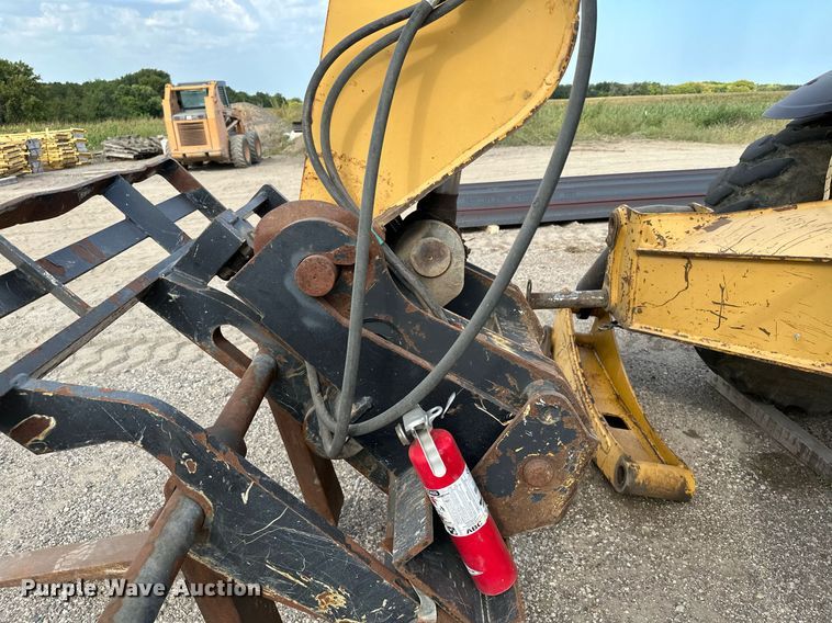 image for item MQ9390 2004 Caterpillar TH560B telehandler