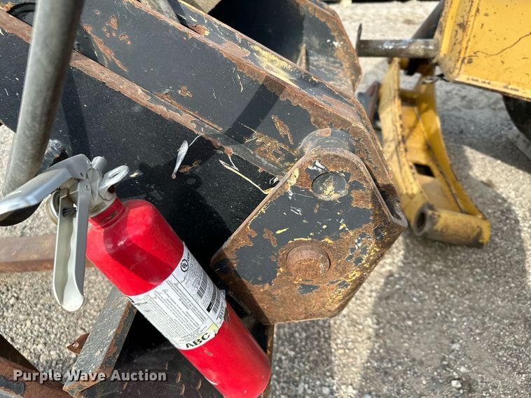 image for item MQ9390 2004 Caterpillar TH560B telehandler