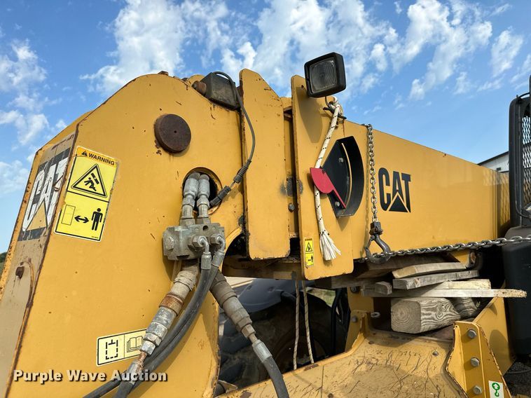 image for item MQ9390 2004 Caterpillar TH560B telehandler