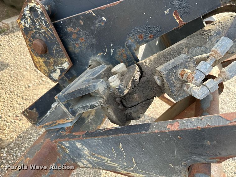 image for item MQ9390 2004 Caterpillar TH560B telehandler