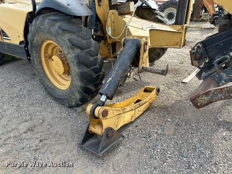 image for item MQ9390 2004 Caterpillar TH560B telehandler