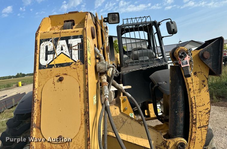 image for item MQ9390 2004 Caterpillar TH560B telehandler