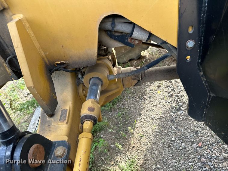 image for item MQ9390 2004 Caterpillar TH560B telehandler
