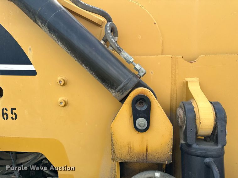 image for item MQ9390 2004 Caterpillar TH560B telehandler