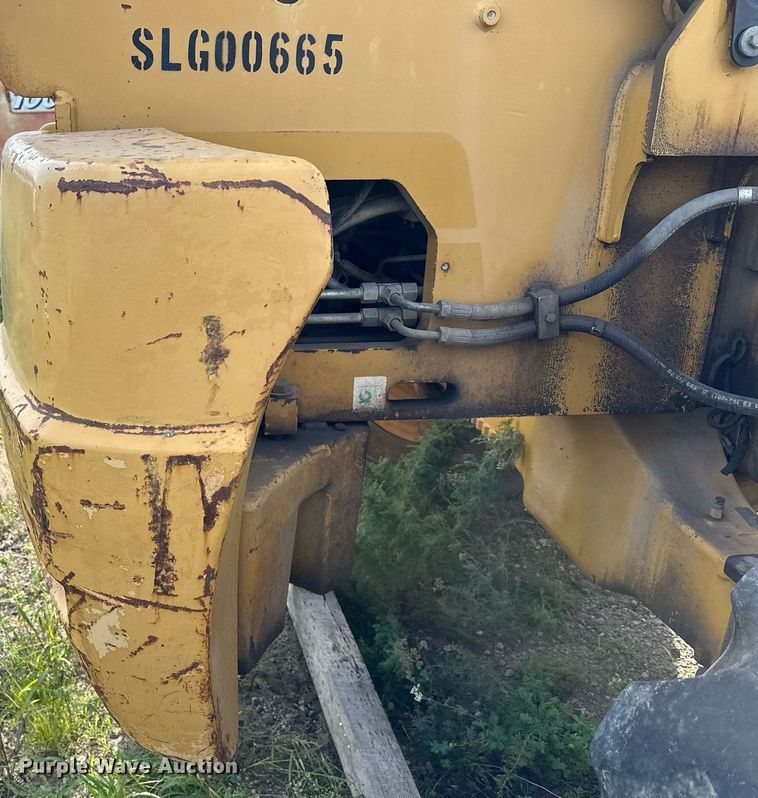 image for item MQ9390 2004 Caterpillar TH560B telehandler