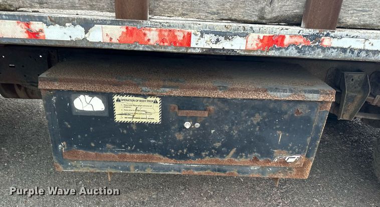 image for item MQ9396 1998  Ford F800  dump flatbed truck