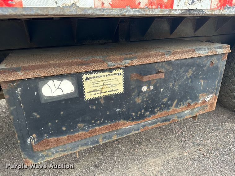 image for item MQ9396 1998  Ford F800  dump flatbed truck