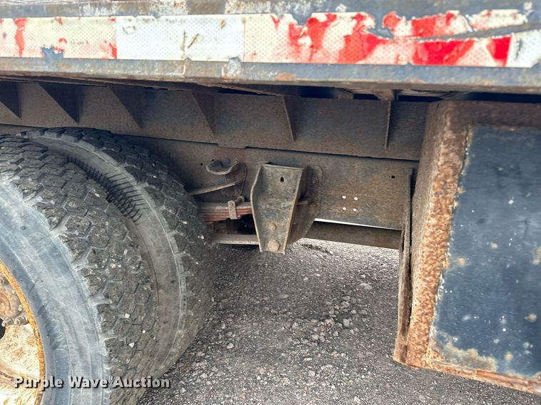 image for item MQ9396 1998  Ford F800  dump flatbed truck