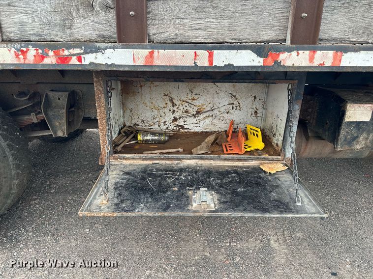 image for item MQ9396 1998  Ford F800  dump flatbed truck