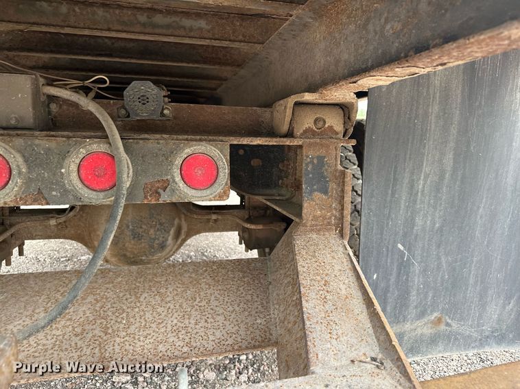 image for item MQ9396 1998  Ford F800  dump flatbed truck