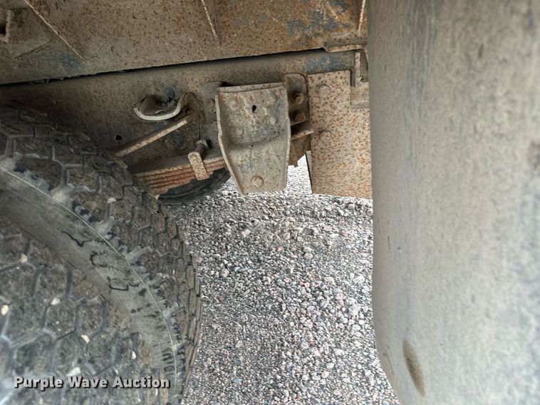 image for item MQ9396 1998  Ford F800  dump flatbed truck