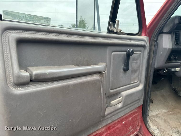 image for item MQ9396 1998  Ford F800  dump flatbed truck