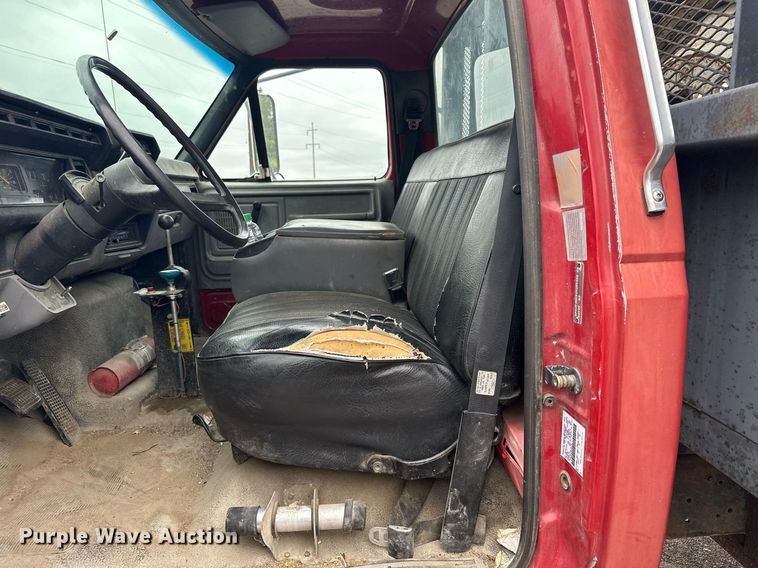 image for item MQ9396 1998  Ford F800  dump flatbed truck