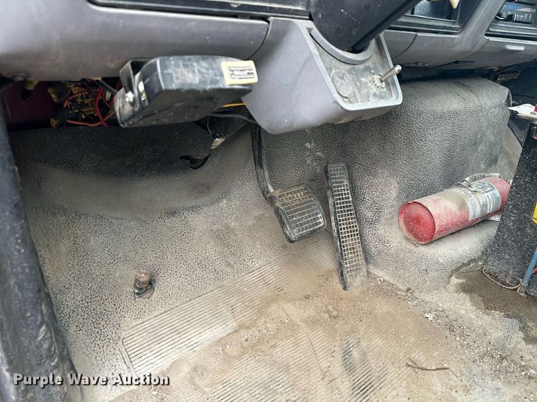 image for item MQ9396 1998  Ford F800  dump flatbed truck