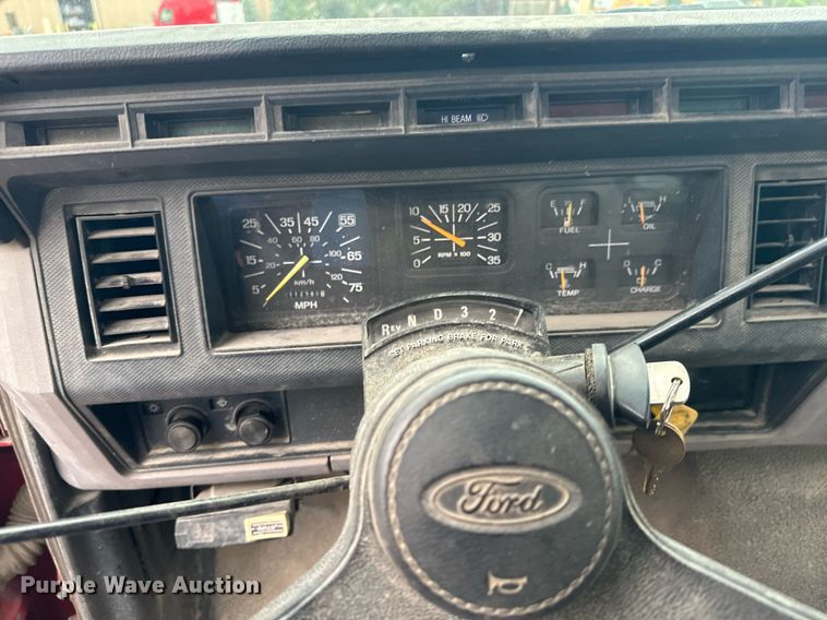 image for item MQ9396 1998  Ford F800  dump flatbed truck