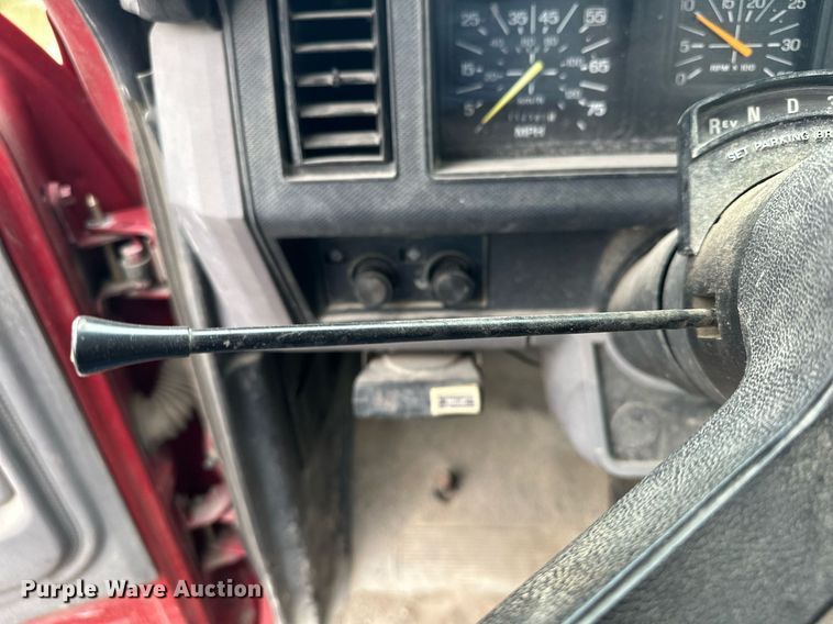 image for item MQ9396 1998  Ford F800  dump flatbed truck