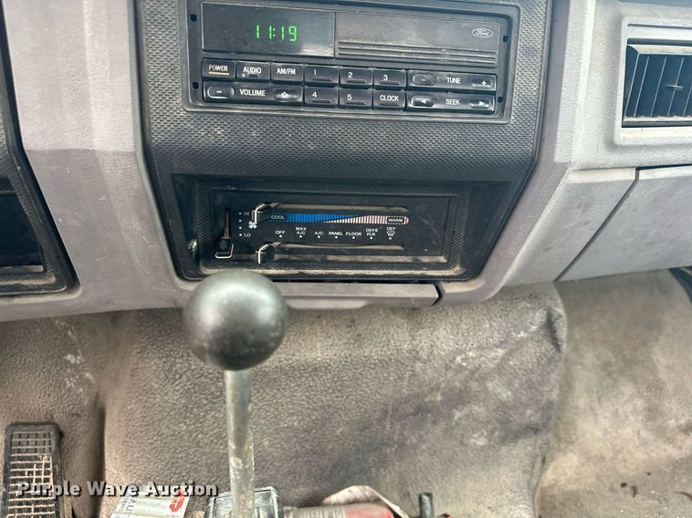 image for item MQ9396 1998  Ford F800  dump flatbed truck