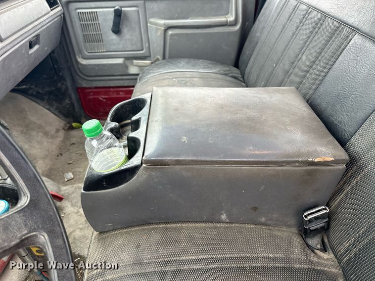 image for item MQ9396 1998  Ford F800  dump flatbed truck