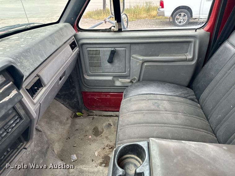 image for item MQ9396 1998  Ford F800  dump flatbed truck