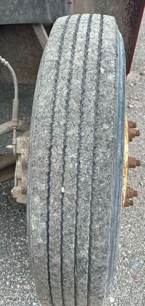 image for item MQ9396 1998  Ford F800  dump flatbed truck