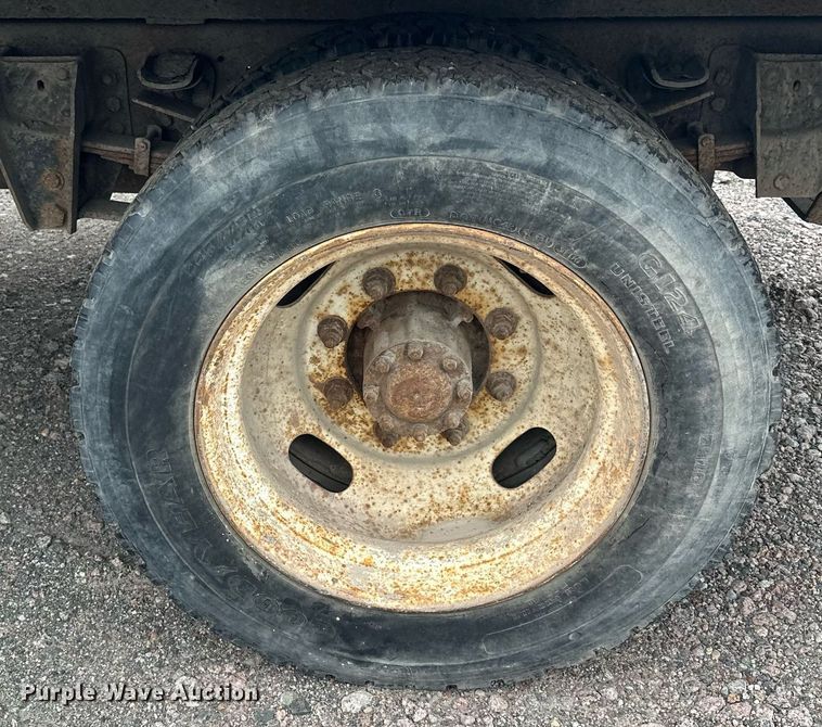 image for item MQ9396 1998  Ford F800  dump flatbed truck