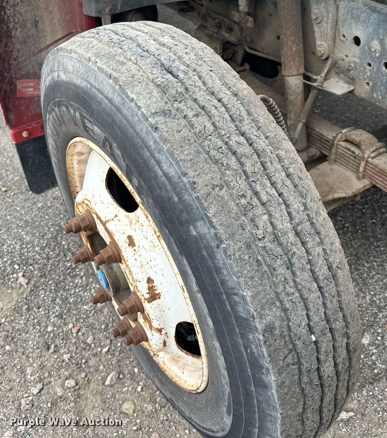 image for item MQ9396 1998  Ford F800  dump flatbed truck