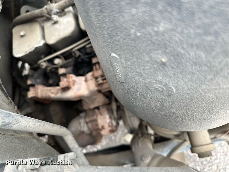 image for item MQ9399 1995 Ford F800  flatbed truck