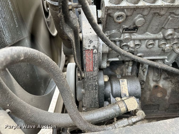 image for item MQ9399 1995 Ford F800  flatbed truck