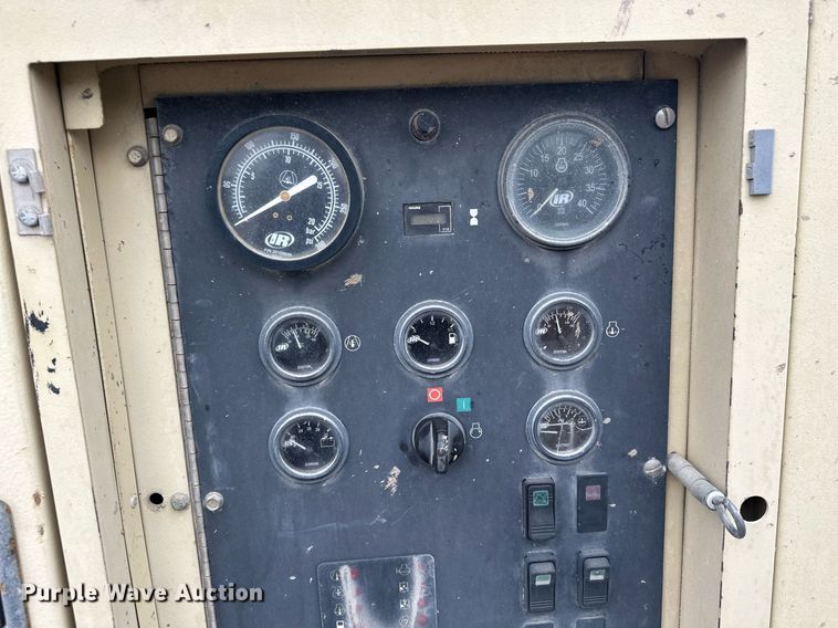 image for item MQ9406 2005 Ingersoll Rand 1000  air compressor