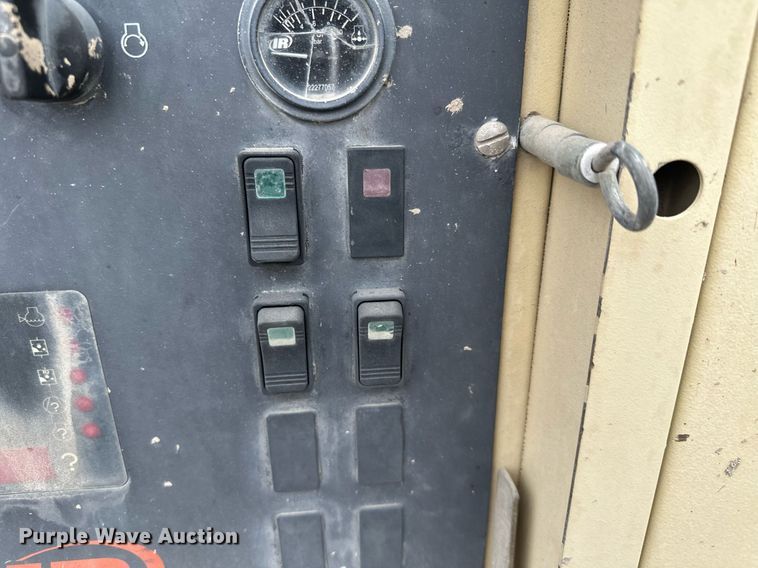 image for item MQ9406 2005 Ingersoll Rand 1000  air compressor