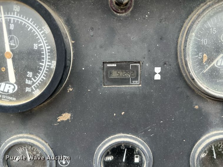 image for item MQ9406 2005 Ingersoll Rand 1000  air compressor