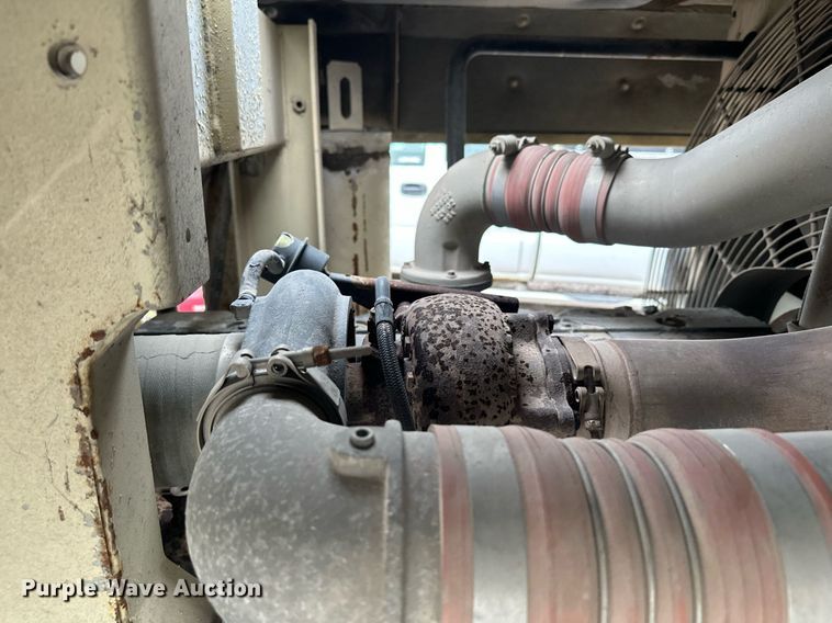 image for item MQ9406 2005 Ingersoll Rand 1000  air compressor