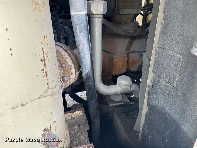 image for item MQ9406 2005 Ingersoll Rand 1000  air compressor