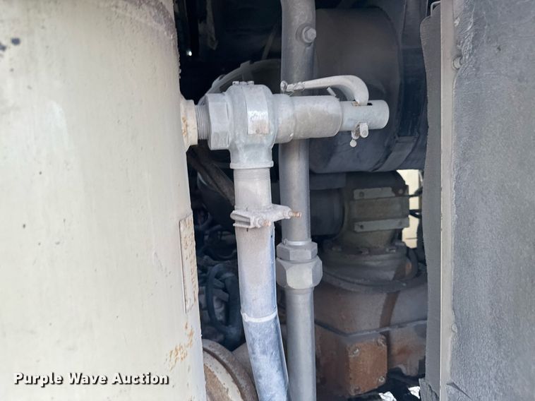 image for item MQ9406 2005 Ingersoll Rand 1000  air compressor