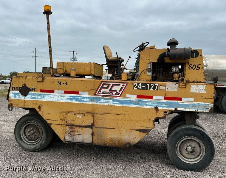 image for item MQ9409 1987 Galion Dresser SP3000  pneumatic roller