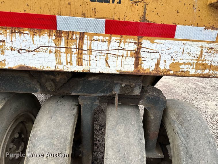 image for item MQ9409 1987 Galion Dresser SP3000  pneumatic roller