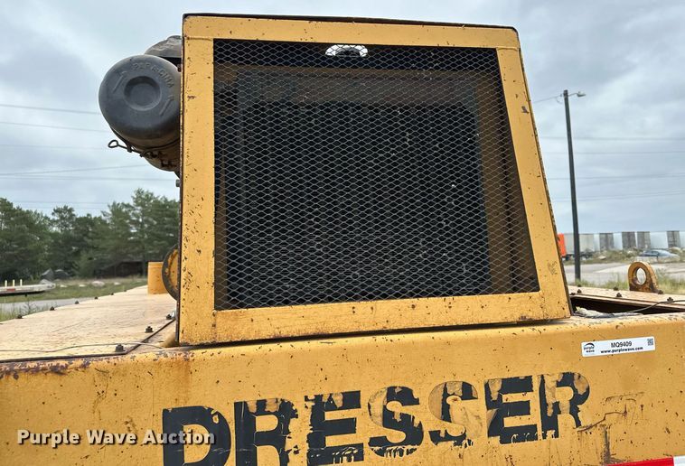 image for item MQ9409 1987 Galion Dresser SP3000  pneumatic roller