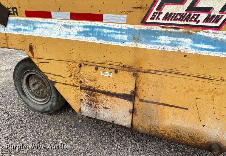 image for item MQ9409 1987 Galion Dresser SP3000  pneumatic roller