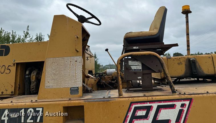 image for item MQ9409 1987 Galion Dresser SP3000  pneumatic roller