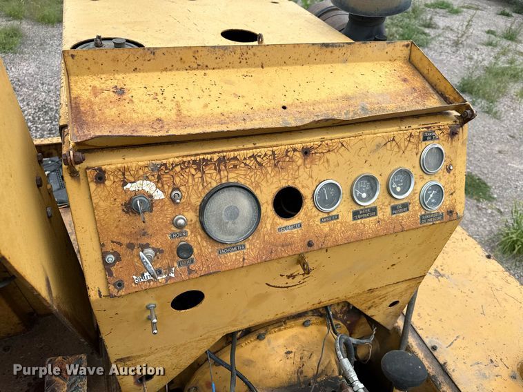 image for item MQ9409 1987 Galion Dresser SP3000  pneumatic roller