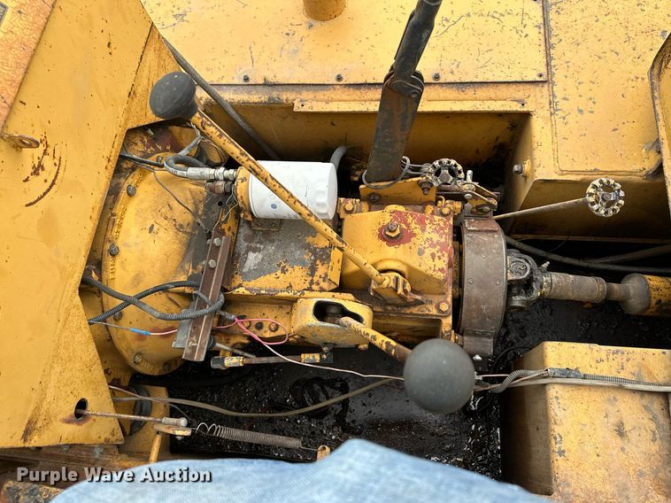 image for item MQ9409 1987 Galion Dresser SP3000  pneumatic roller