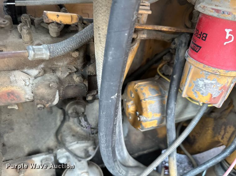 image for item MQ9409 1987 Galion Dresser SP3000  pneumatic roller