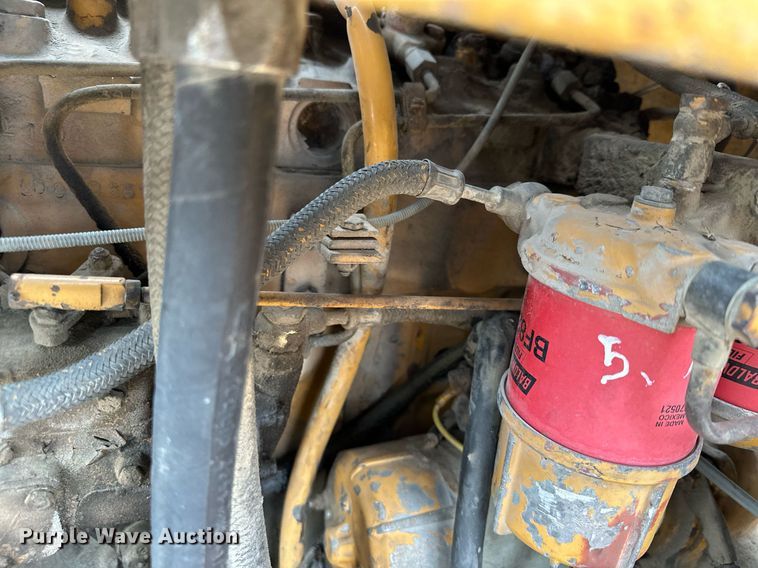 image for item MQ9409 1987 Galion Dresser SP3000  pneumatic roller