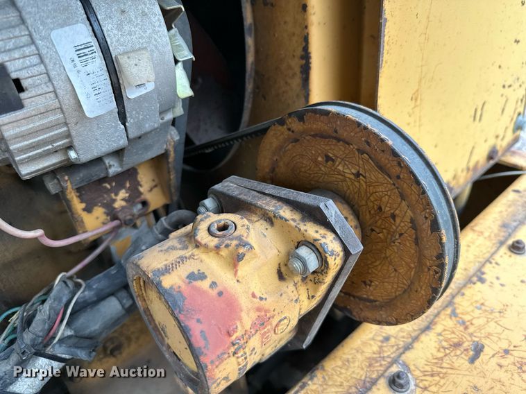 image for item MQ9409 1987 Galion Dresser SP3000  pneumatic roller