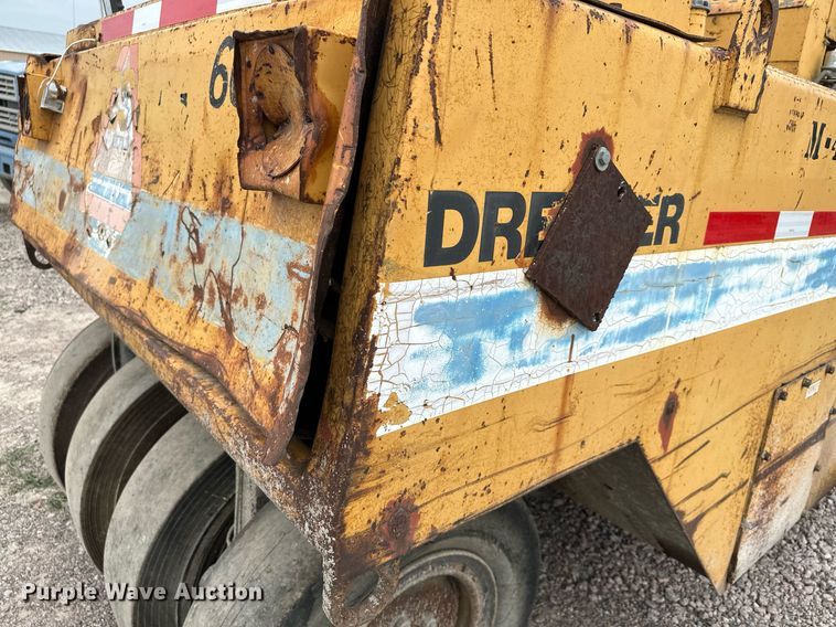 image for item MQ9409 1987 Galion Dresser SP3000  pneumatic roller